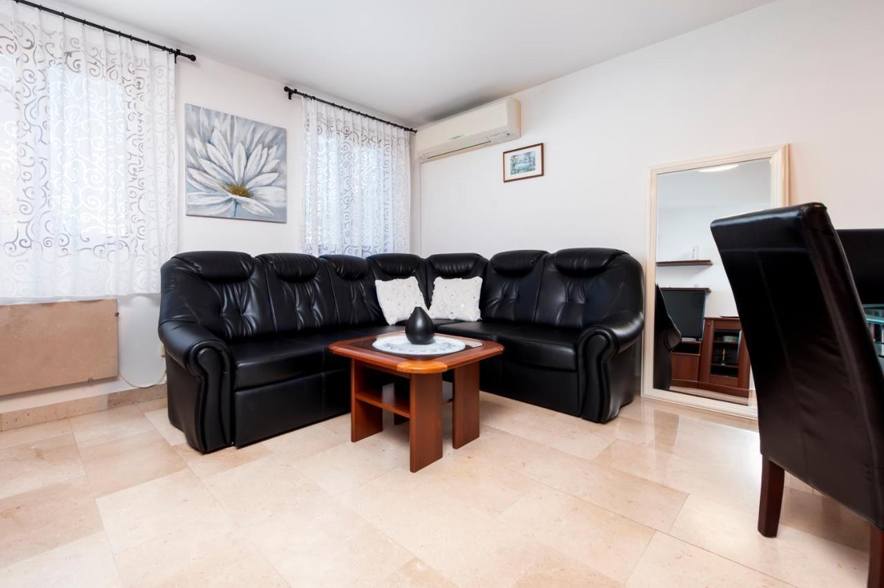 Guesthouse Santin Rovinj Exterior photo